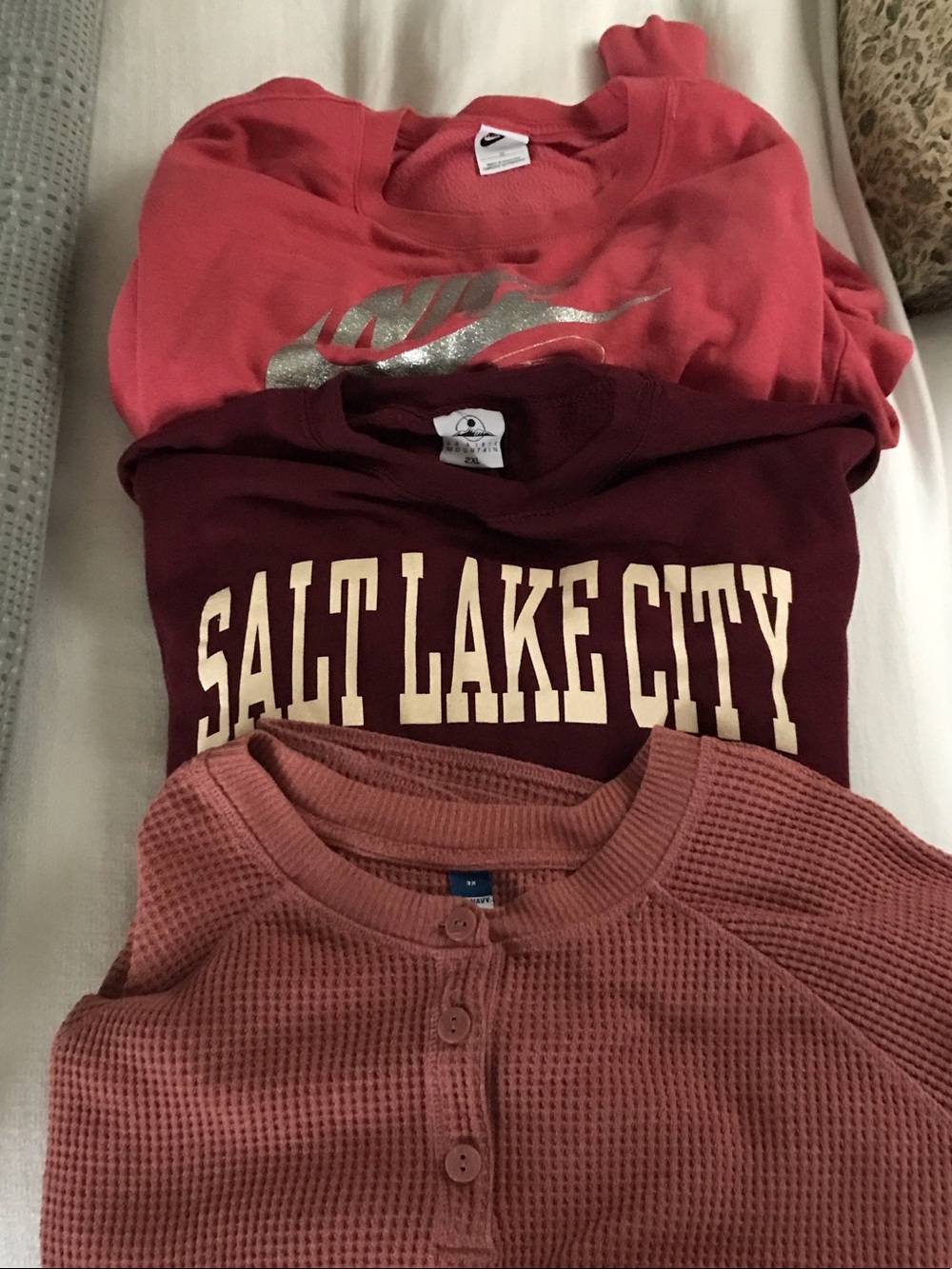 Lot of 4 tops, 2 sweatshirts size 3xl, 2xl, waffle top,3x boat neck size 3xl